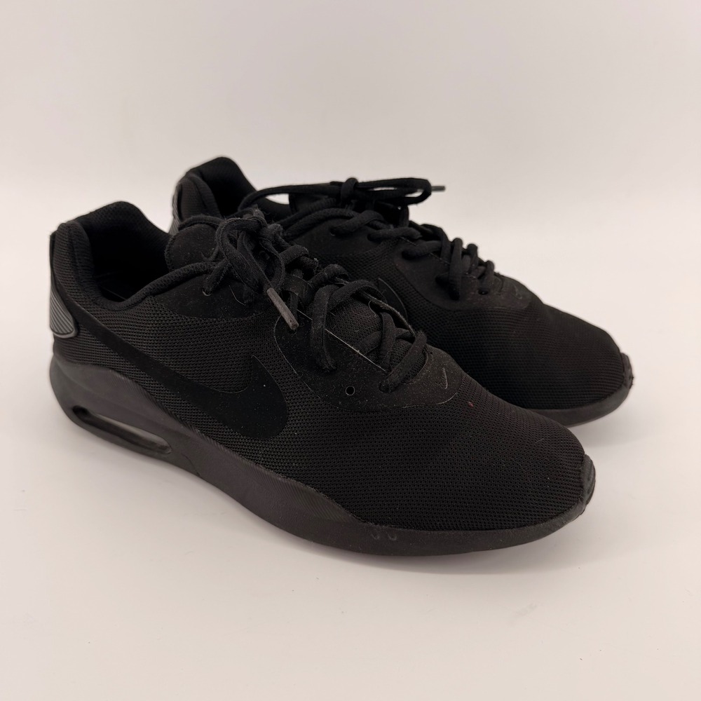 Nike Sneakers Womens 9 Black Air Max Oketo Low Top Running Shoes AQ2231-003